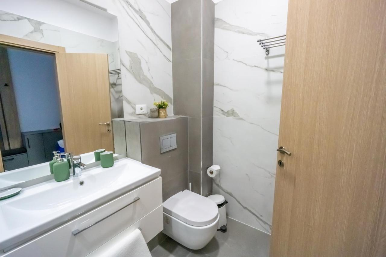 Your New And Modern Home บูคาเรสต์ ภายนอก รูปภาพ