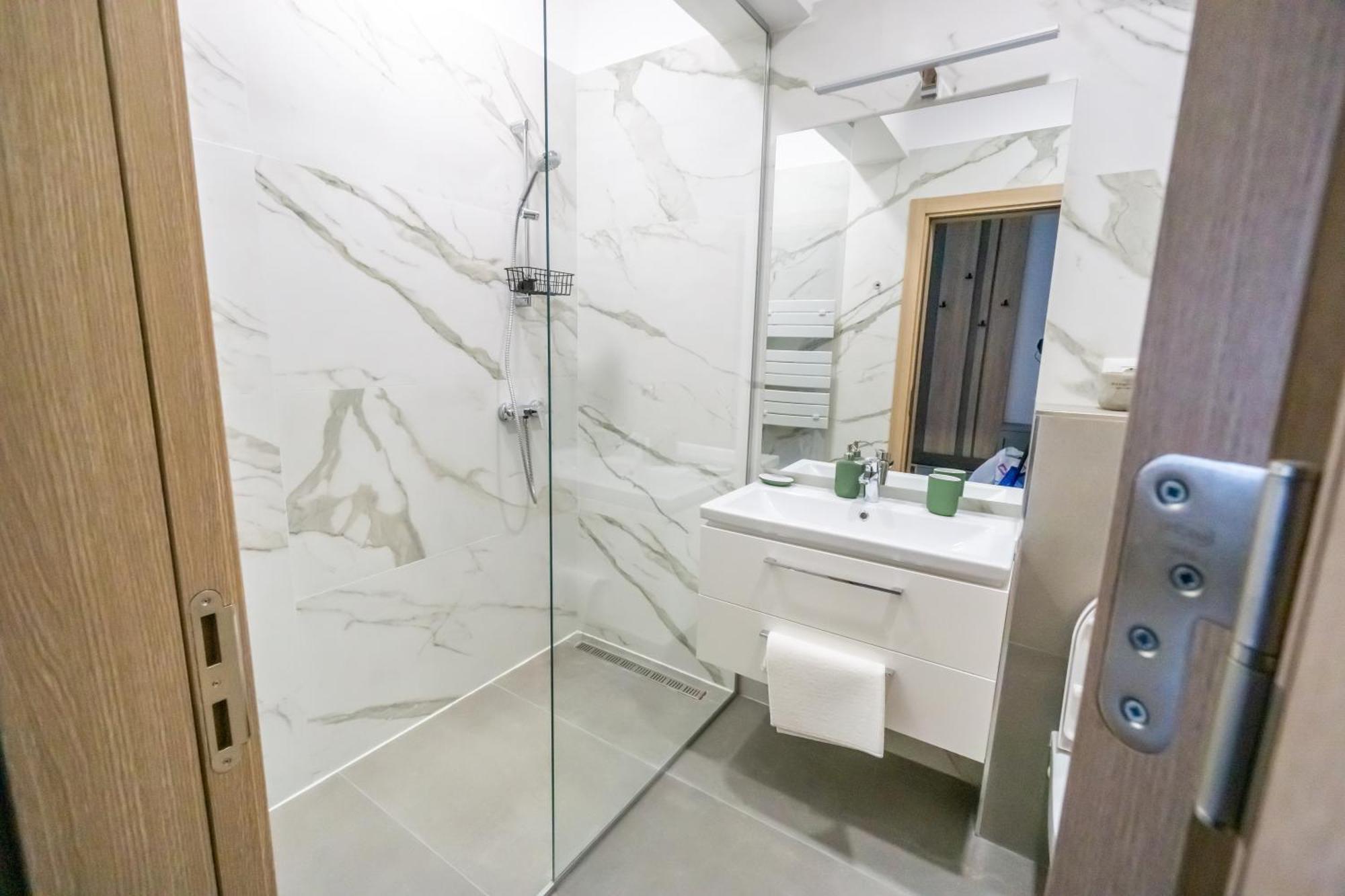Your New And Modern Home บูคาเรสต์ ภายนอก รูปภาพ